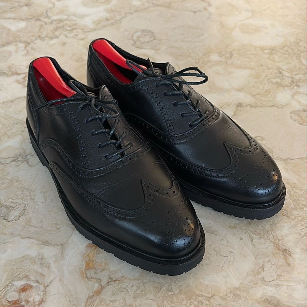 Roots Wingtip Leather Oxfords Brogues - As New